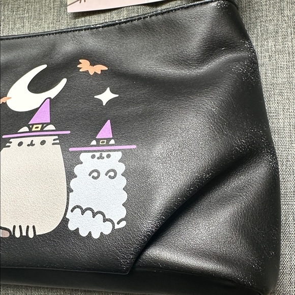 Pusheen x Unique Vintage Black Witch Pusheen & Friends Handbag - Picture 7 of 7